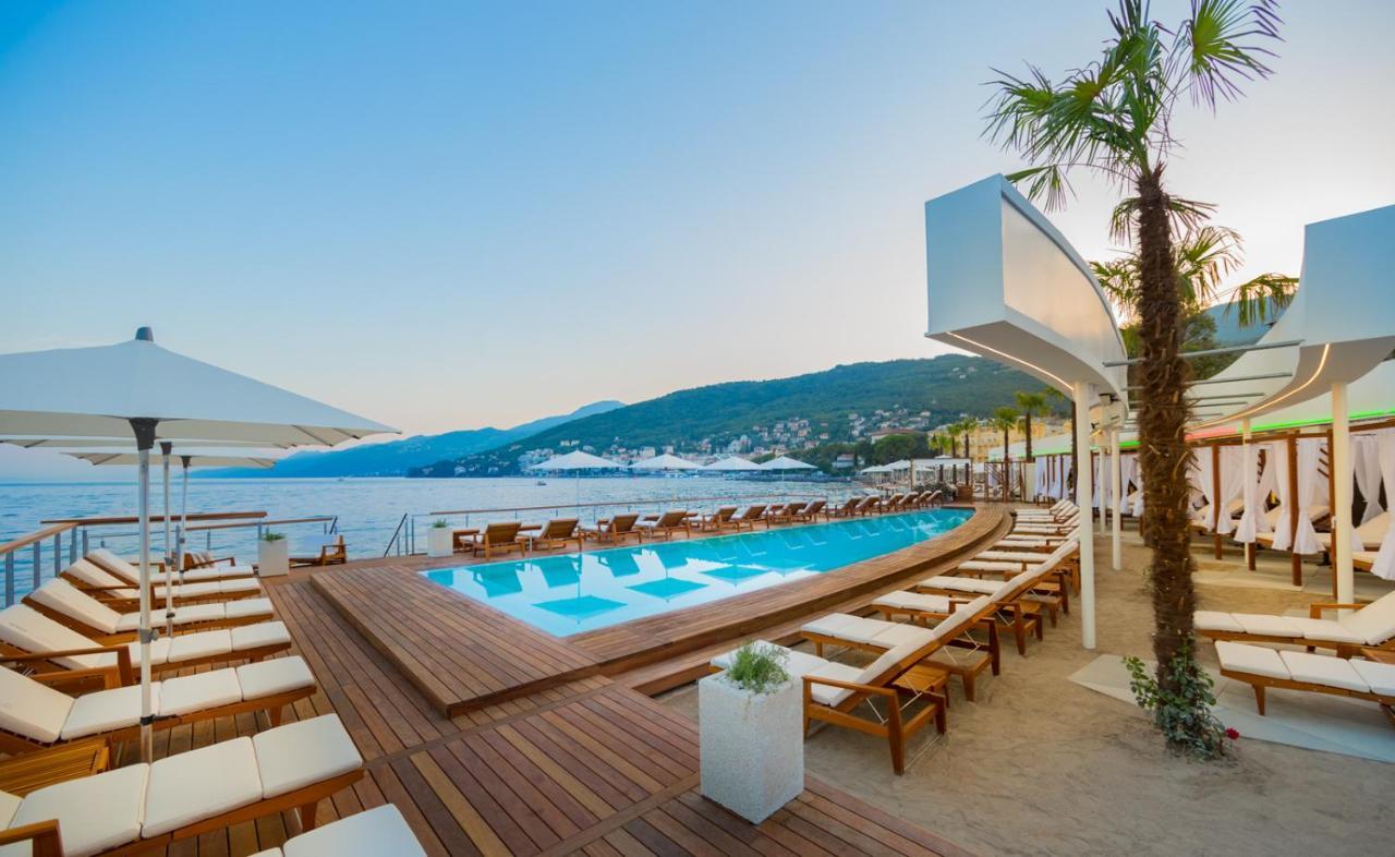 Deluxe Apartment Dora With A Private Parking, Terrace And See View Fiume Esterno foto