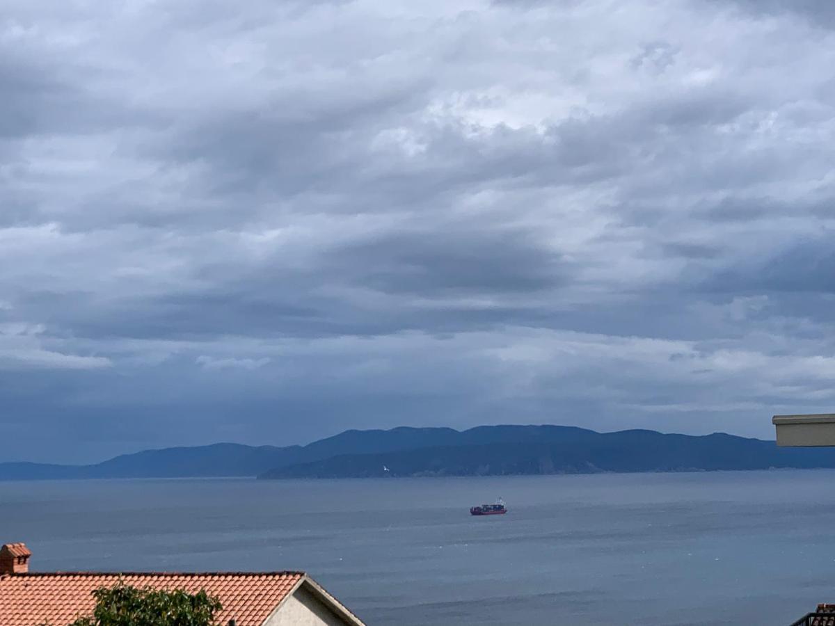 Deluxe Apartment Dora With A Private Parking, Terrace And See View Fiume Esterno foto