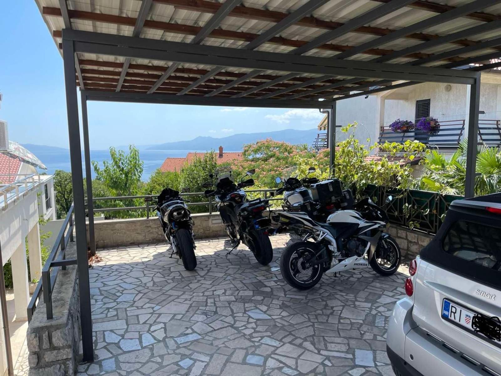 Deluxe Apartment Dora With A Private Parking, Terrace And See View Fiume Esterno foto