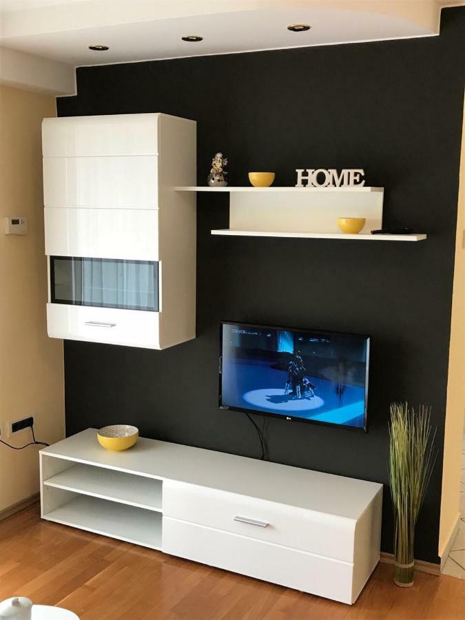 Deluxe Apartment Dora With A Private Parking, Terrace And See View Fiume Esterno foto